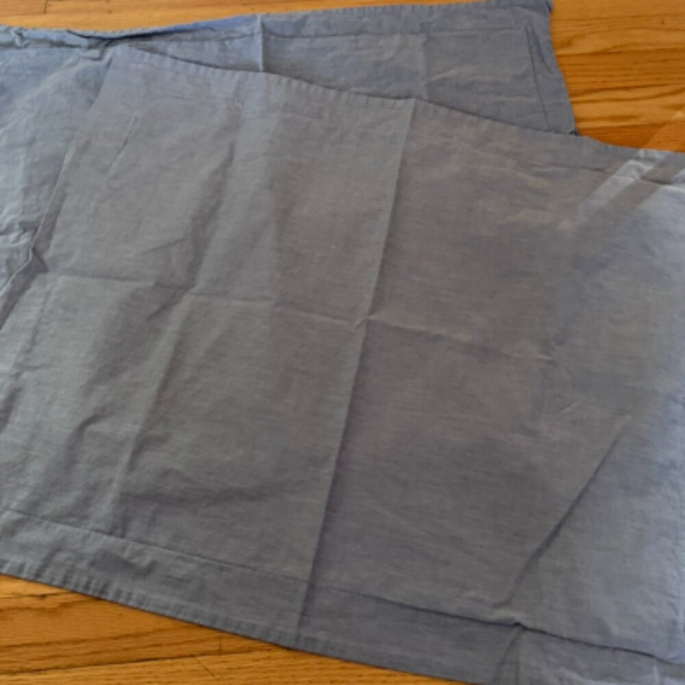 POTTERY BARN KIDS set 2 chambray blue pillow shams